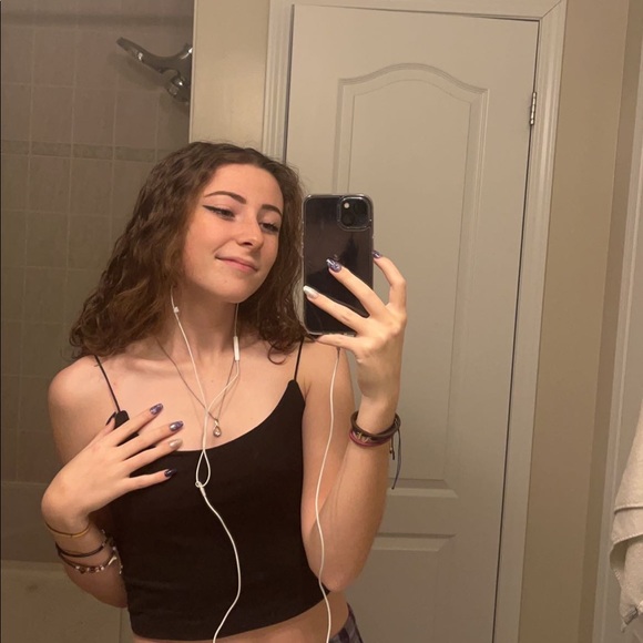 Meet your Posher, Kori - Picture 1 of 1